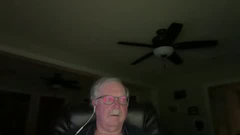 Snapshot of oldlakeguy chatting on 01-14-25, 05:51 OldLakeGuy online show from 01-14-25, 05:51
