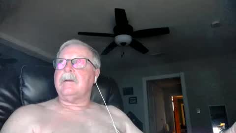 Snapshot of oldlakeguy chatting on 02-20-25, 07:34 OldLakeGuy online show from 02-20-25, 07:34