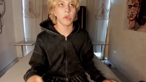 oliiverr22 online show from 11-25-25, 08:20