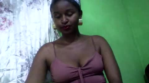Snapshot of olinah610 chatting on 10-11-25, 04:38 olinah610 online show from 10-11-25, 04:38