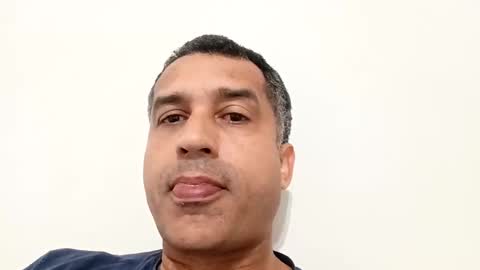 Snapshot of oliveira112727 chatting on 11-08-25, 11:54 oliveira112727 online show from 11-08-25, 11:54