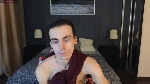 Snapshot of oliver__martinez chatting on 09-28-25, 07:52 OLIVER MARTINEZ online show from 09-28-25, 07:52