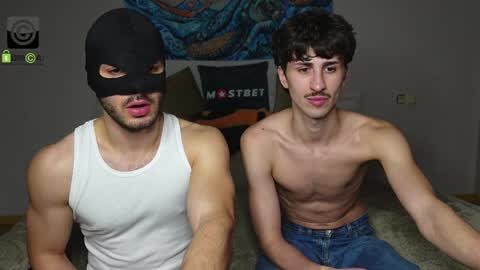 Snapshot of oliver_baker chatting on 01-28-25, 02:53 Oliver  Kaen online show from 01-28-25, 02:53