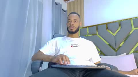 Oliver online show from 04-19-26, 06:21