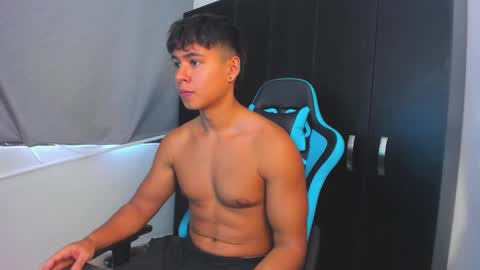 Oliver bray online show from 11-22-25, 03:22