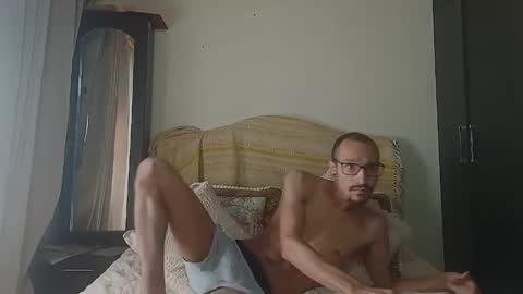Snapshot of oliver_goldberg chatting on 05-04-26, 01:29 oliver_goldberg online show from 05-04-26, 01:29
