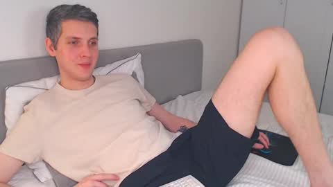 Snapshot of oliver_hort chatting on 03-19-26, 10:30 Oliver online show from 03-19-26, 10:30
