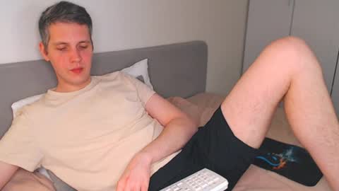 Snapshot of oliver_hort chatting on 05-06-26, 05:51 Oliver online show from 05-06-26, 05:51