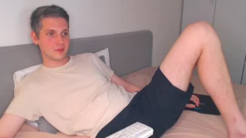 Snapshot of oliver_hort chatting on 05-14-26, 05:31 Oliver online show from 05-14-26, 05:31