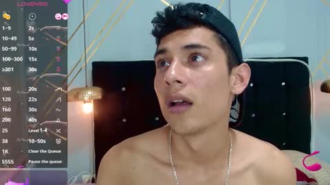 Snapshot of oliver_king_sex chatting on 03-09-25, 12:00 Oliver Smith online show from 03-09-25, 12:00