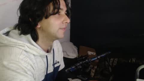 oliver_laid_2023 online show from 12-15-24, 12:18