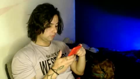 oliver_laid_2023 online show from 01-18-25, 08:51