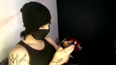 oliver_laid_2023 online show from 02-23-25, 01:02