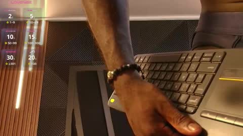 OLIVER LAURENT online show from 04-14-26, 12:05