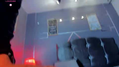 Snapshot of oliver_mr_ chatting on 10-26-25, 12:27 oliver mr online show from 10-26-25, 12:27