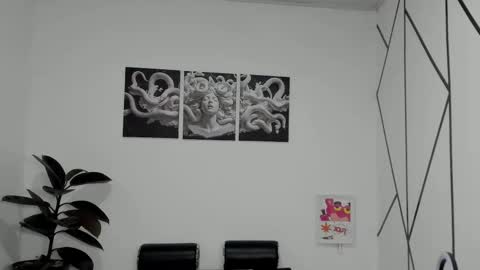 Snapshot of oliver_mr_ chatting on 11-10-25, 09:58 oliver mr online show from 11-10-25, 09:58