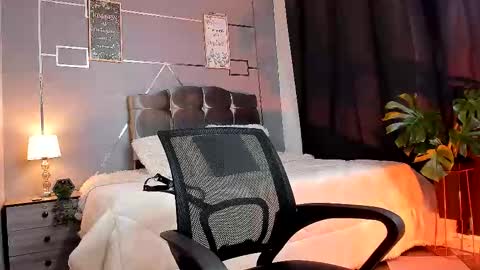 Snapshot of oliver_mr_ chatting on 11-15-25, 07:32 oliver mr online show from 11-15-25, 07:32