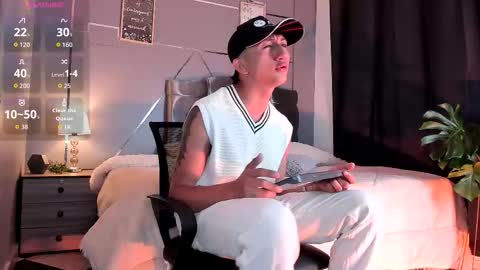 Snapshot of oliver_mr_ chatting on 11-19-25, 08:09 oliver mr online show from 11-19-25, 08:09