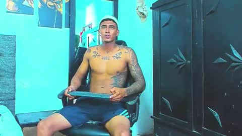 oliver_smith_2 online show from 11-12-25, 04:40