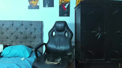 oliver_smith_2 online show from 04-19-26, 06:43