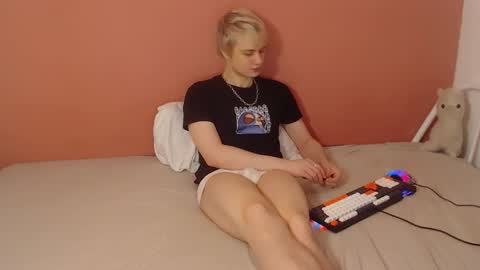 Oliver online show from 03-25-26, 12:16