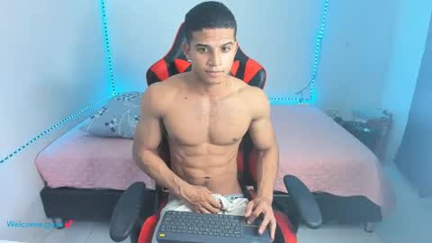 Snapshot of oliver_thompsson chatting on 05-14-26, 11:55 oliver thompsson online show from 05-14-26, 11:55