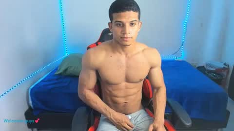 Snapshot of oliver_thompsson chatting on 06-16-26, 06:43 oliver thompsson online show from 06-16-26, 06:43