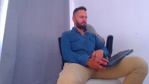 oliver online show from 12-01-24, 05:13