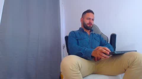 oliver online show from 12-04-24, 09:57