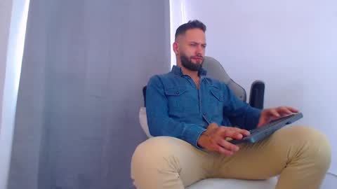 oliver online show from 12-13-24, 07:21