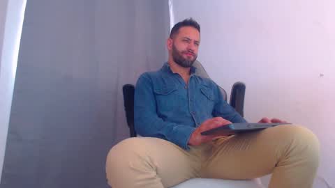 oliver online show from 01-03-25, 07:29