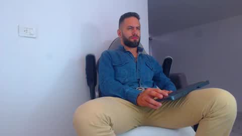 oliver online show from 03-07-25, 08:55