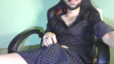 Snapshot of olivereff chatting on 02-12-25, 02:24 Oliver online show from 02-12-25, 02:24