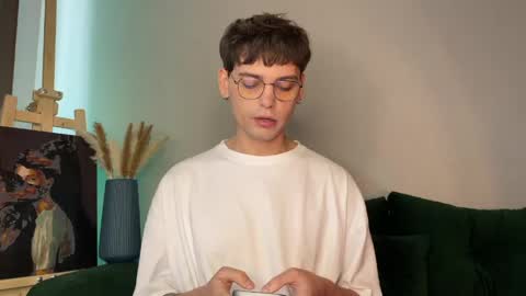 Snapshot of oliverlawrence chatting on 05-29-26, 08:12 oliverlawrence online show from 05-29-26, 08:12