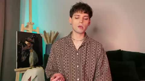 Snapshot of oliverlawrence chatting on 06-08-26, 05:13 oliverlawrence online show from 06-08-26, 05:13