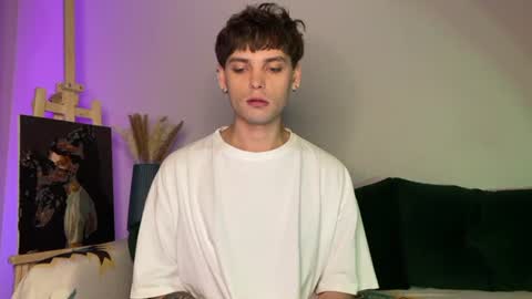 Snapshot of oliverlawrence chatting on 06-11-26, 12:32 oliverlawrence online show from 06-11-26, 12:32