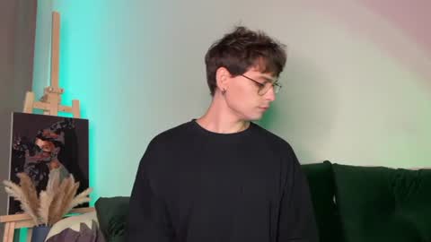 Snapshot of oliverlawrence chatting on 06-14-26, 08:33 oliverlawrence online show from 06-14-26, 08:33
