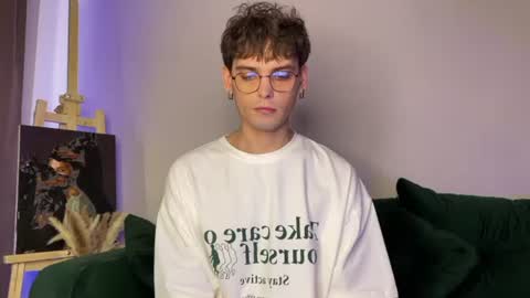 Snapshot of oliverlawrence chatting on 07-07-26, 02:43 oliverlawrence online show from 07-07-26, 02:43
