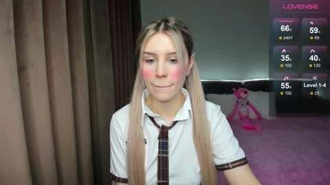 Olivia online show from 11-16-25, 07:36