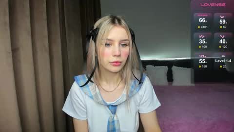 Olivia online show from 11-18-25, 05:56