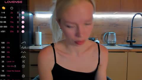 Snapshot of olivia_bells chatting on 05-22-26, 09:09 Olivia 3 online show from 05-22-26, 09:09