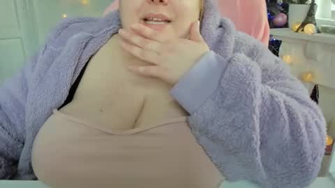 Snapshot of olivia_bud_gold chatting on 03-06-25, 10:20 Olivia Gold online show from 03-06-25, 10:20