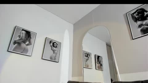 Snapshot of olivia_collisn chatting on 07-03-26, 11:49 Olivia Collins online show from 07-03-26, 11:49