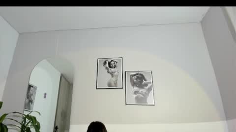 Snapshot of olivia_collisn chatting on 07-12-26, 12:07 Olivia Collins online show from 07-12-26, 12:07