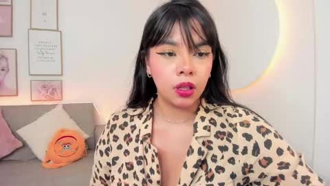 olivia_dluxe online show from 11-04-25, 07:46