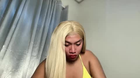 OLIVIA online show from 02-11-25, 02:02