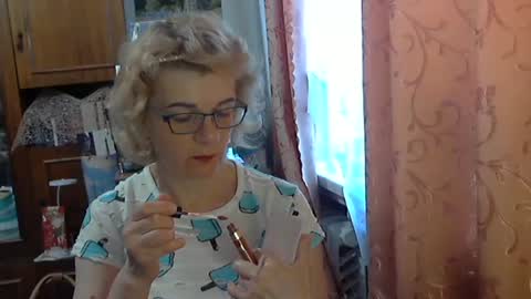 Olivia Mia online show from 06-15-26, 07:43