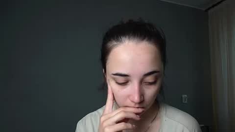 Snapshot of olivia_oliv chatting on 05-13-26, 10:34 Olivia online show from 05-13-26, 10:34
