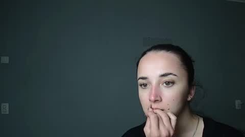 Snapshot of olivia_oliv chatting on 05-30-26, 10:29 Olivia online show from 05-30-26, 10:29