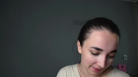 Snapshot of olivia_oliv chatting on 06-16-26, 01:58 Olivia online show from 06-16-26, 01:58